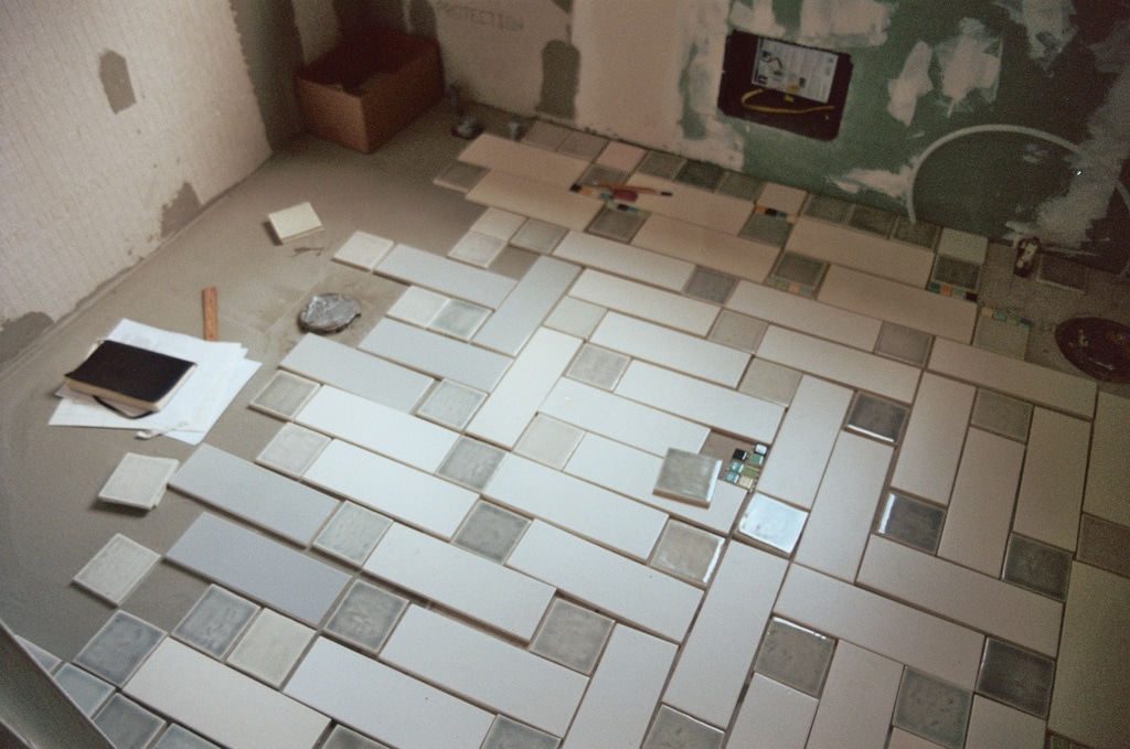 Sdy Floor Removal, How Thick Thinset For Mosaic Tile